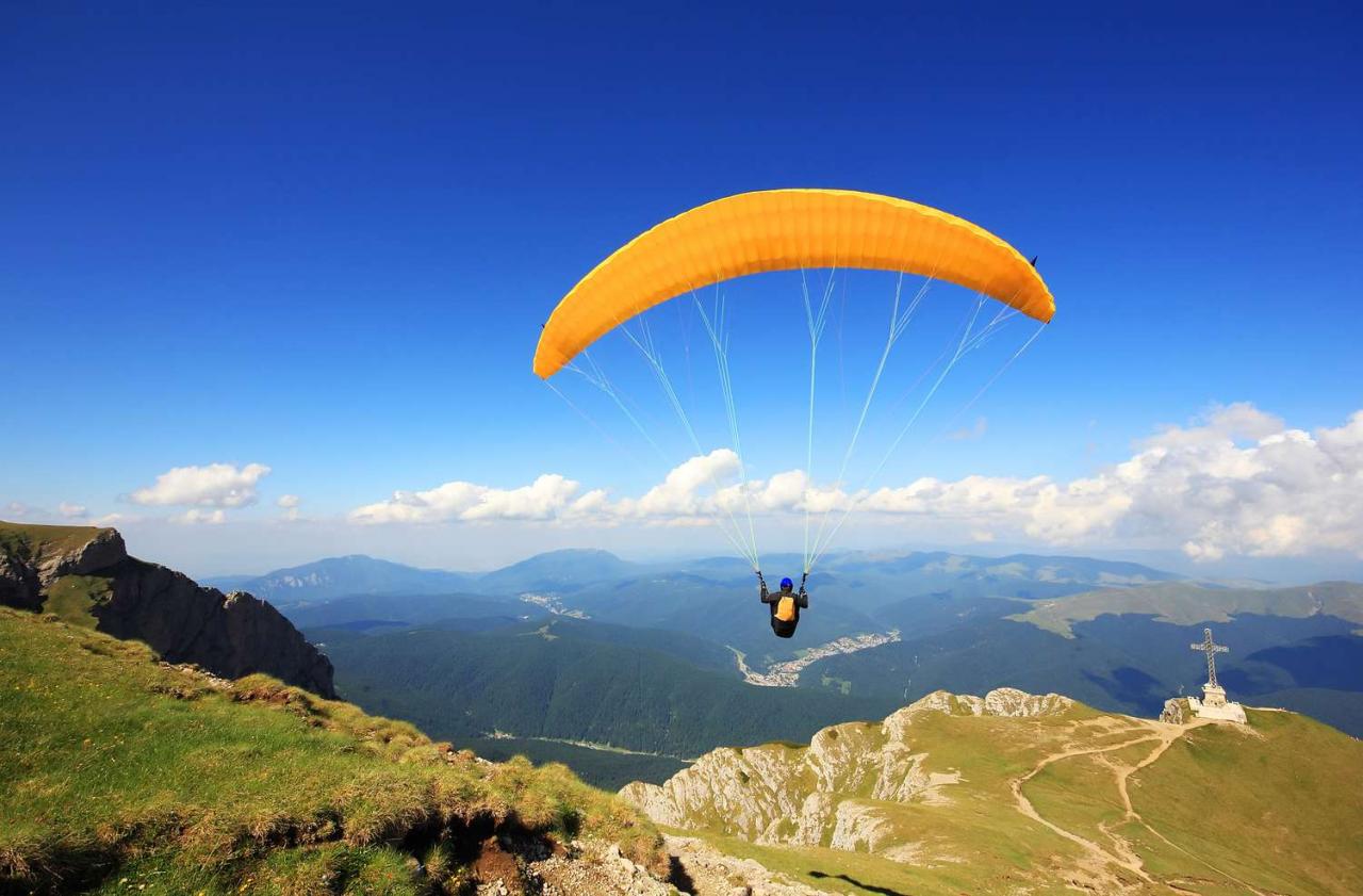 The Best Places in the World to Go Paragliding