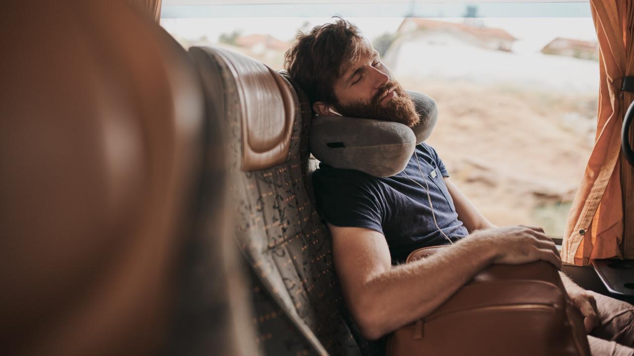 8 Best Travel Pillows for Long-Haul Flights (2023) | Condé Nast Traveler